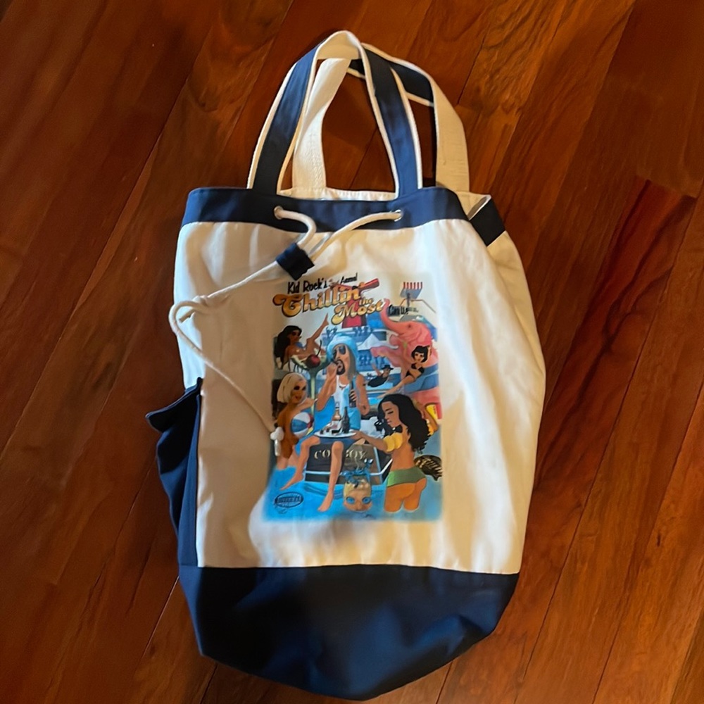 Kid Rock’s authentic annual ‘Chillin’ the most cruise backpack/tote